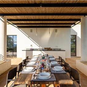 4 bedroom villa with pool near Noto, sleeps 8